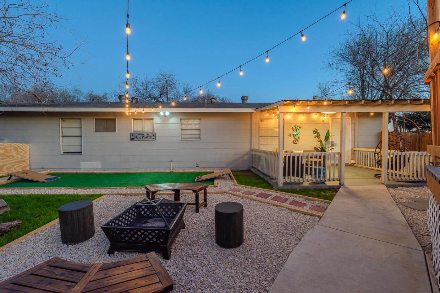 Game Room, Pool & Fire Pit At The Medical Center San Antonio Kültér fotó