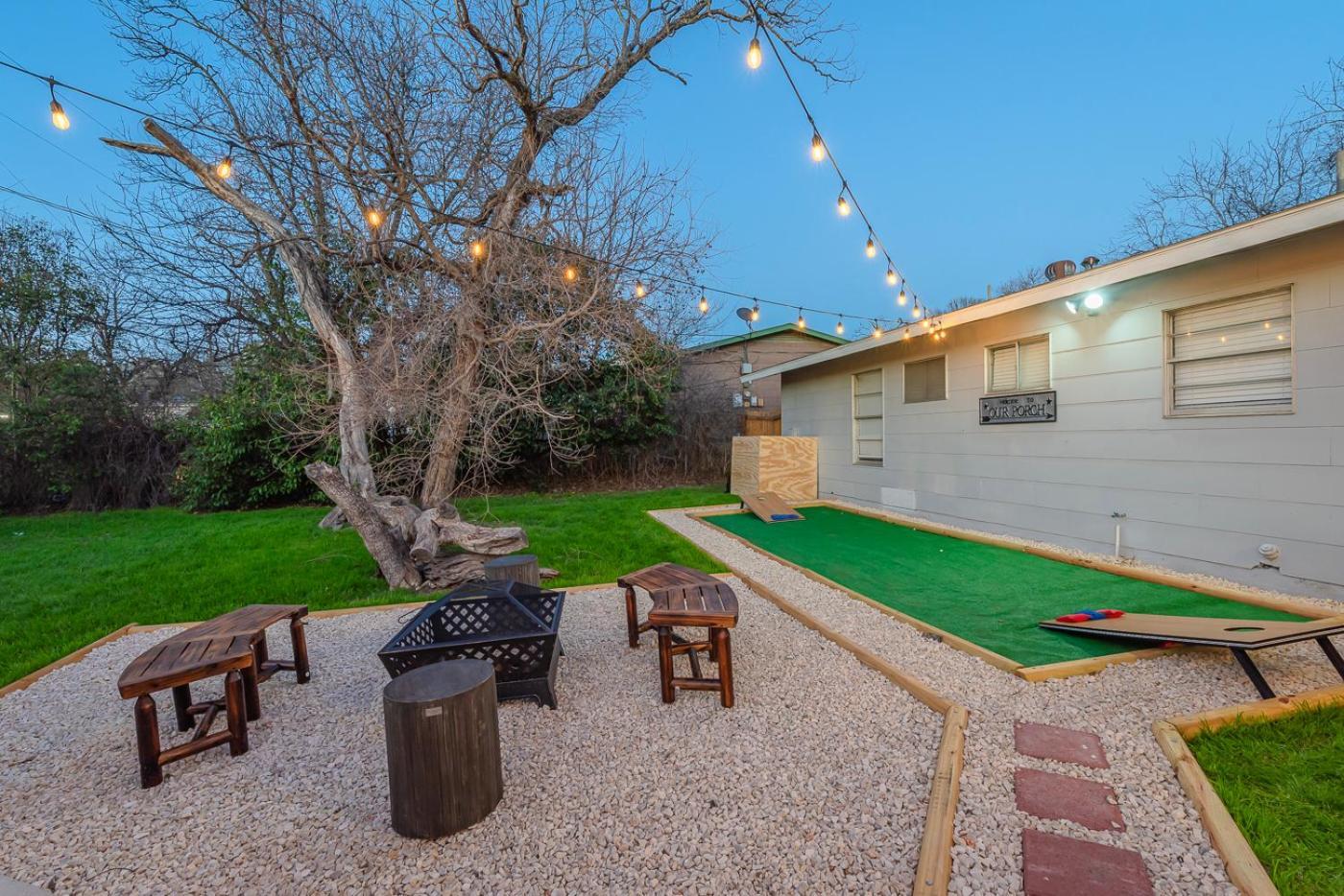 Game Room, Pool & Fire Pit At The Medical Center San Antonio Kültér fotó