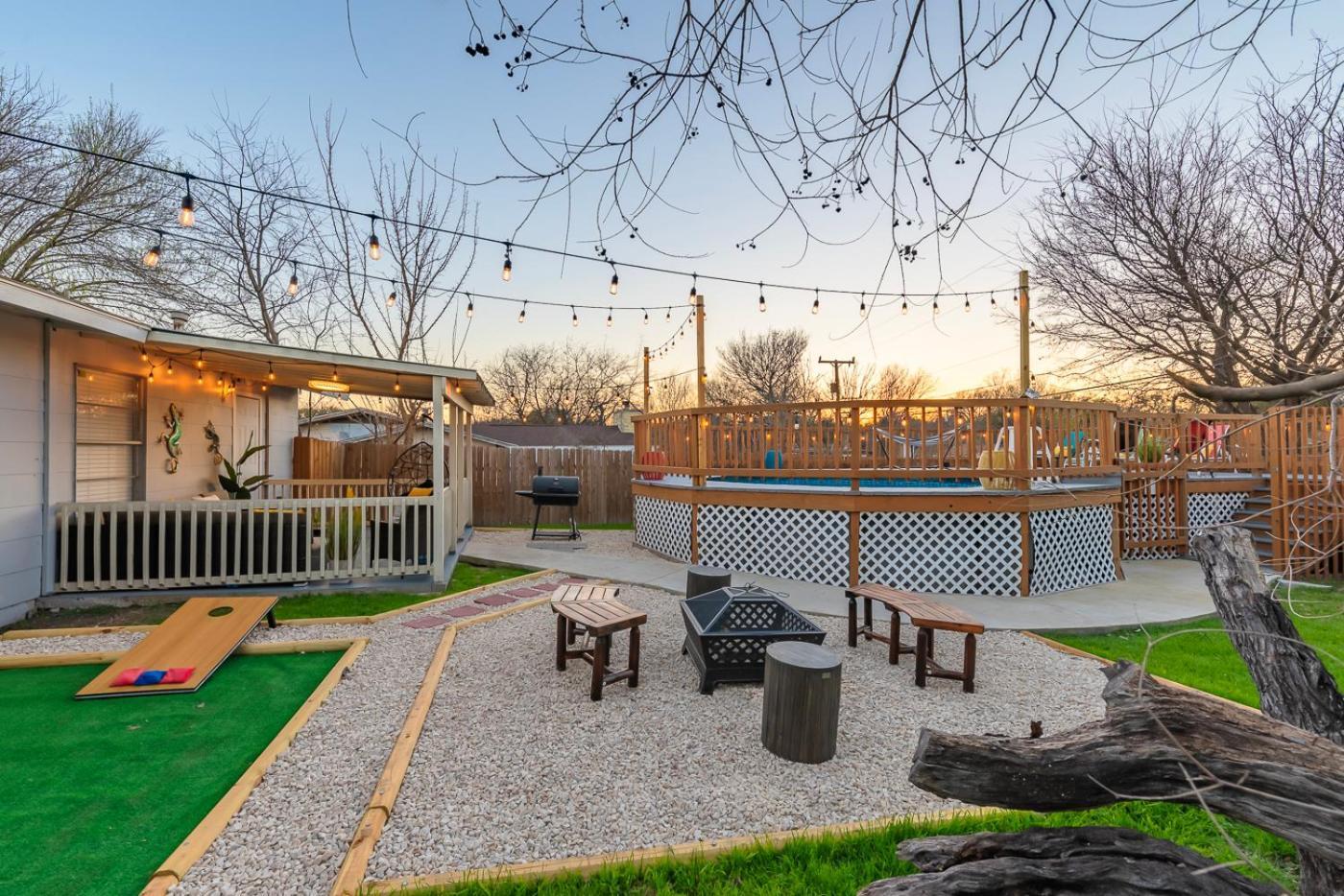 Game Room, Pool & Fire Pit At The Medical Center San Antonio Kültér fotó